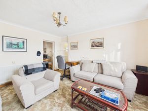 Living Room - click for photo gallery